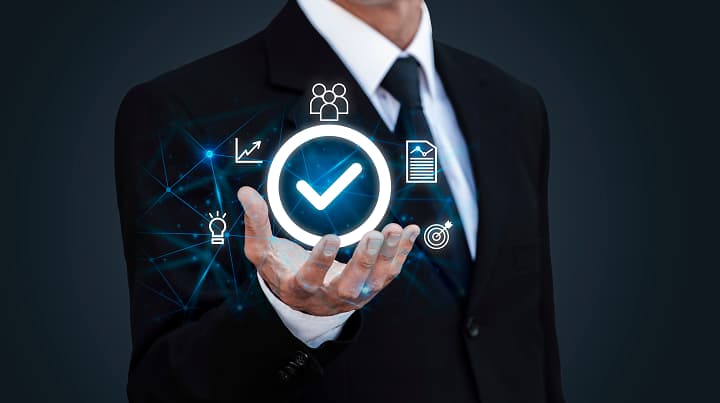 Les avantages et inconvénients de la holding en 2024